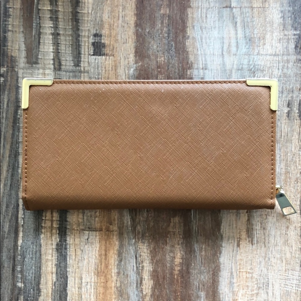 Tan wallet
